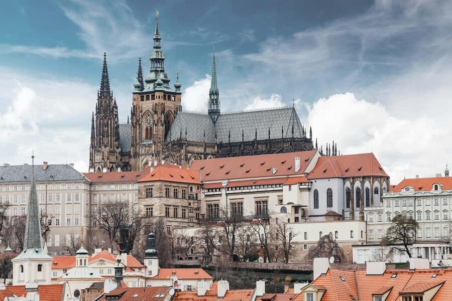 Prague Castle, St. Vitus Cathedral, Royal Palace, St. George's Basilica - Key points to know before you go