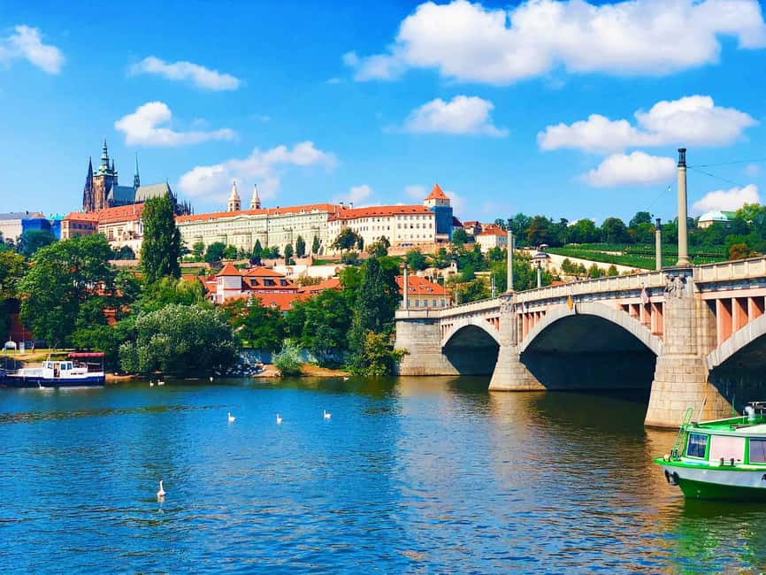 Prague Castle, St. Vitus Cathedral, Royal Palace, St. George's Basilica - German guide, historian pacing, and group size energy