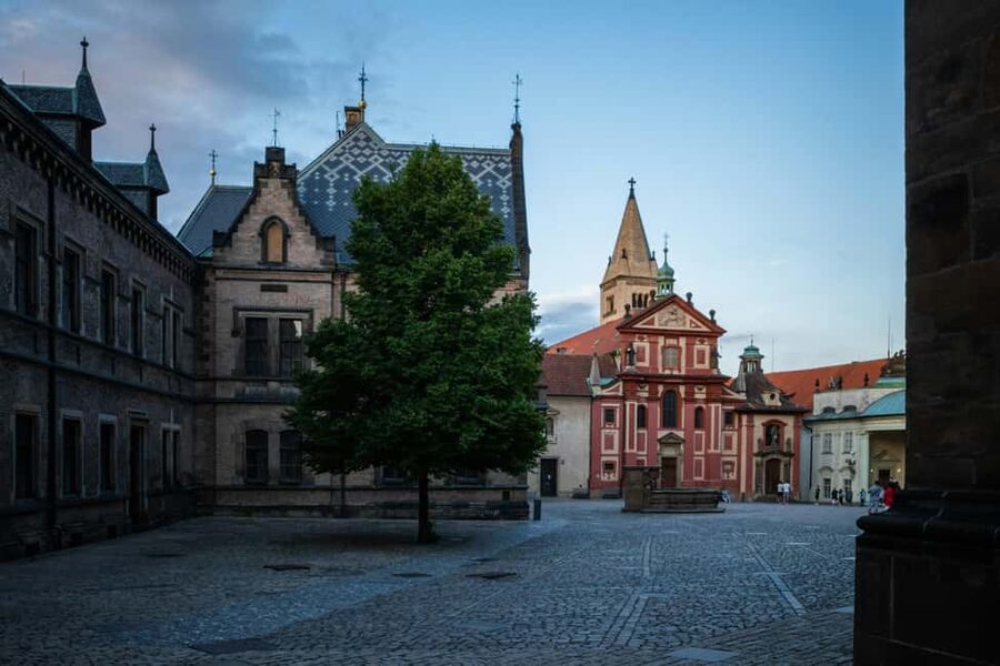 Prague Castle, St. Vitus Cathedral, Royal Palace, St. George's Basilica - Price and value: what you pay, what you still need to budget