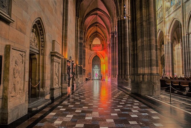 Prague Castle Ticket Including Audio Guide & 15min introduction - Stopping inside the four included sites (and how to handle the flow)
