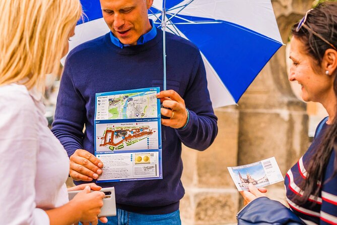 Prague Castle Ticket Including Audio Guide & 15min introduction - Prague Castle is official business too, so expect closures