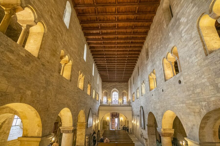 Prague: Castle Tour with Local Guide and Entry Ticket - Meeting at Malostranská and Getting Up the Hill on Time