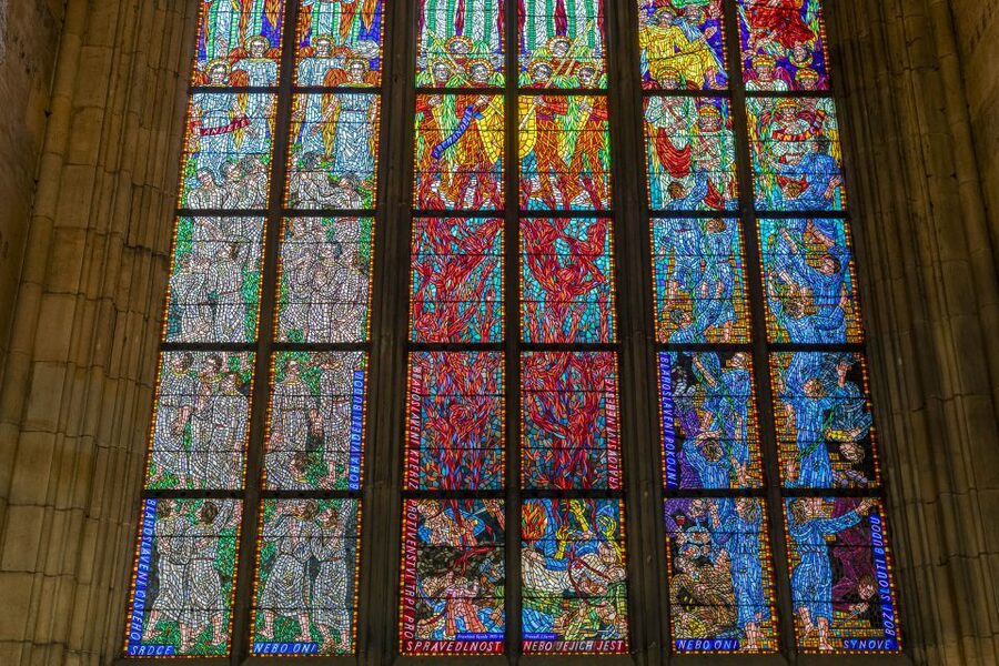 Prague: Castle Tour with Local Guide and Entry Ticket - Tombs and Chapels: From Saints to Rulers, and Why the Stories Matter