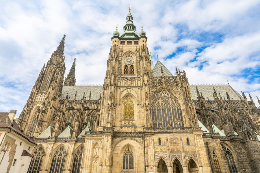Prague: Castle Tour with Local Guide and Entry Ticket - St. George’s Basilica: Fresco Fragments and the Double Staircase