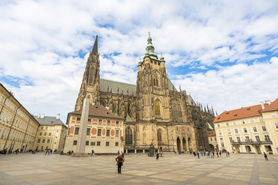 Prague: Castle Tour with Local Guide and Entry Ticket - Golden Lane: Sharpshooters, Goldsmiths, and Kafka’s Alley