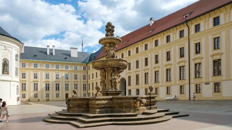 Prague Castle Tour With Tickets - Key Things That Make This Tour Work