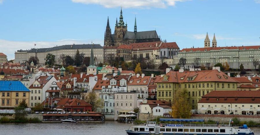 Prague Castle Tour With Tickets - What You Gain by Entering St. Vitus Cathedral and the Royal Palace