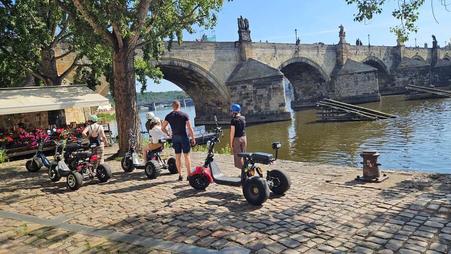 Prague: Castle Viewpoints & Charles Bridge Trike Tour - Electric trikes in Prague, why it works better than walking