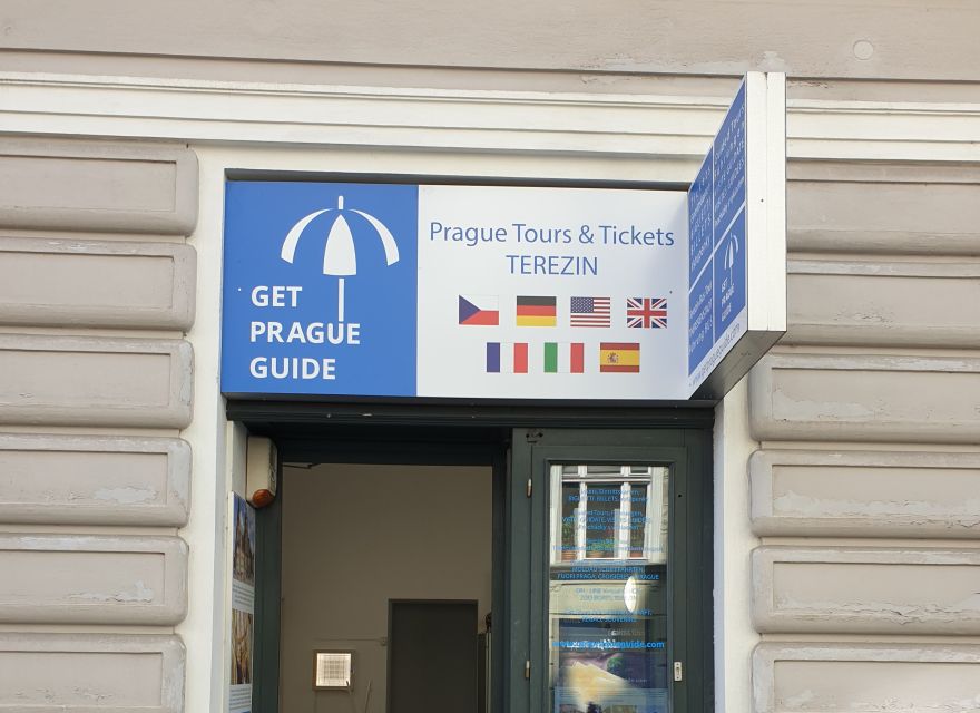 Prague: Charles Bridge Audio Guide with Tower Entry Ticket - The walk itself, what to listen for as you move