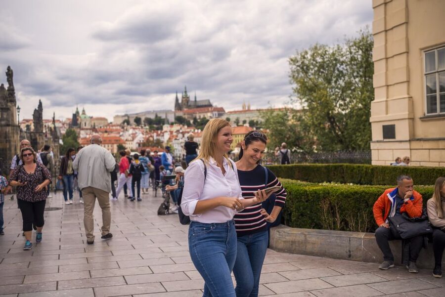 Prague: Charles Bridge Audio Guide with Tower Entry Ticket - Practical tips so your audio guide actually works