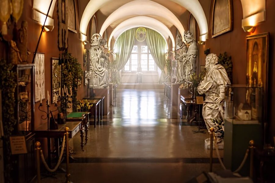 Prague: Charles Bridge Museum Entry Ticket - Pairing Your Visit With a Vltava Boat Trip