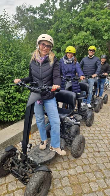 Prague: City Highlights E-Scooter Tour - Vltava River Stop and Easy Time for Photos