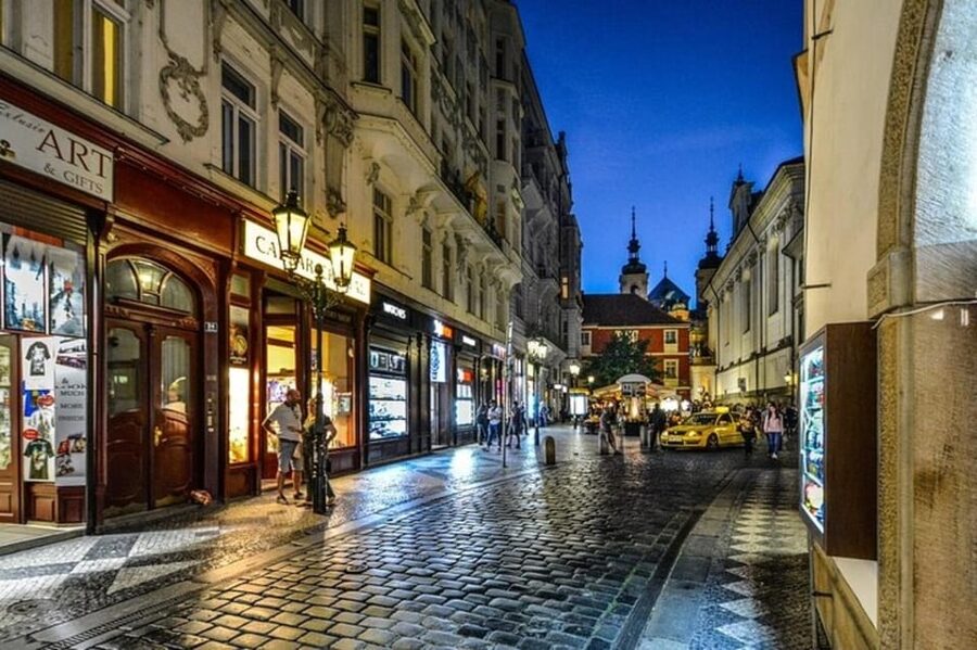Prague: City Highlights Walking Tour - Who this walking tour fits best