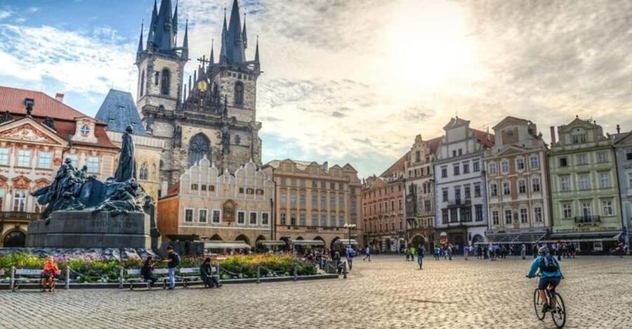 Prague: City Highlights Walking Tour - Josefov and the Jewish Quarter: more than a photo stop