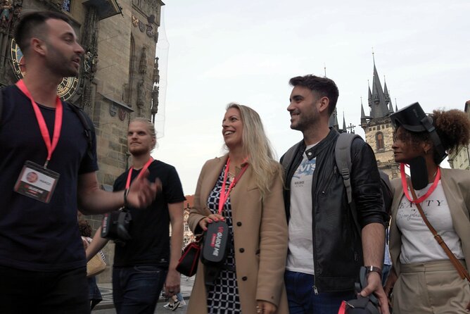 Prague City Tour with Virtual Reality - Kafka’s Head and modern art, not just postcards