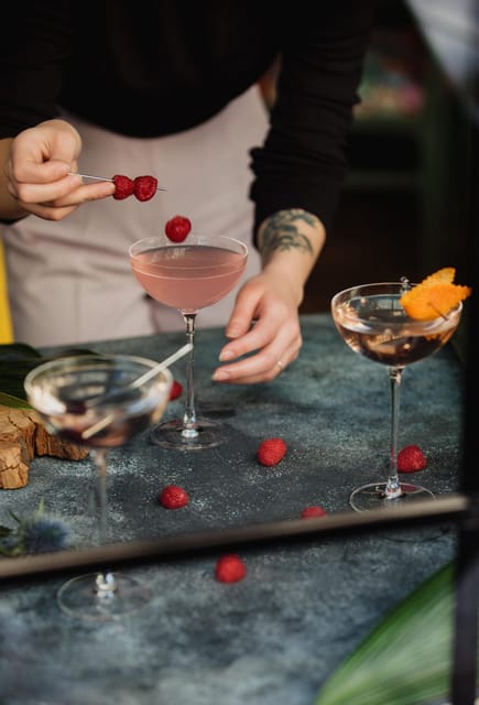 Prague: Cocktail Making Workshop with Bartender - Why a Prague cocktail workshop is more fun than a bar