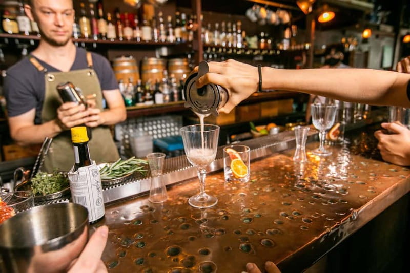 Prague: Cocktail-Making Workshop with Mixologist - The “Cocktail Hacker” Method: How You Learn Without Recipes