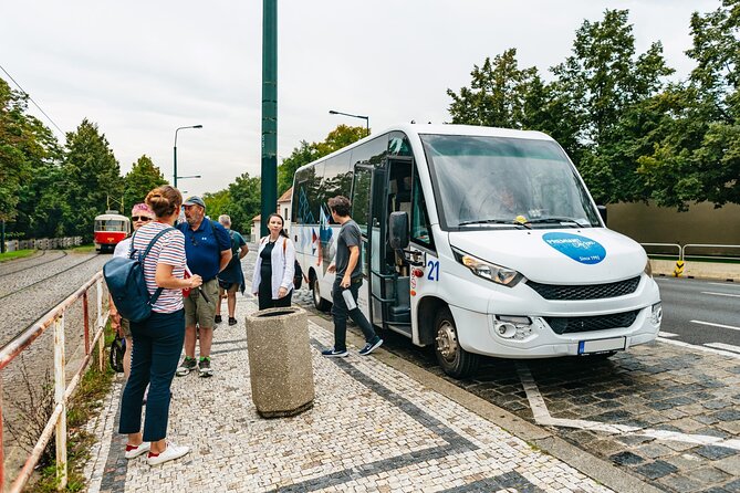Prague Combo: Castle Guided Tour, Bus and Optional Boat - Skip-the-line access: why it’s worth it at Prague Castle