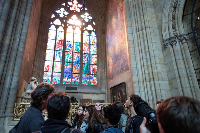 Prague Combo: Castle Guided Tour, Bus and Optional Boat - Meeting point and the ride up: when the bus helps