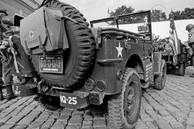 Prague Communism and World War II Walking Tour - New Town’s political turning points: from democracy to occupation