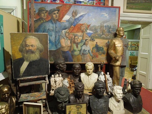 Prague Communism tour with visit of Communism museum - Key highlights worth showing up for