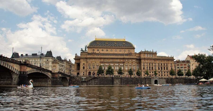 Prague Complete Tour in Spanish & Lunch, Tickets - Key things that make this tour worth your time