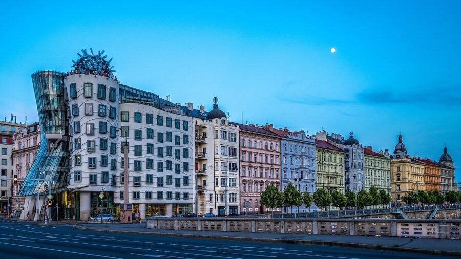 Prague Complete Tour in Spanish & Lunch, Tickets - How the Prague Complete Tour works (390 minutes of “see it, understand it”)
