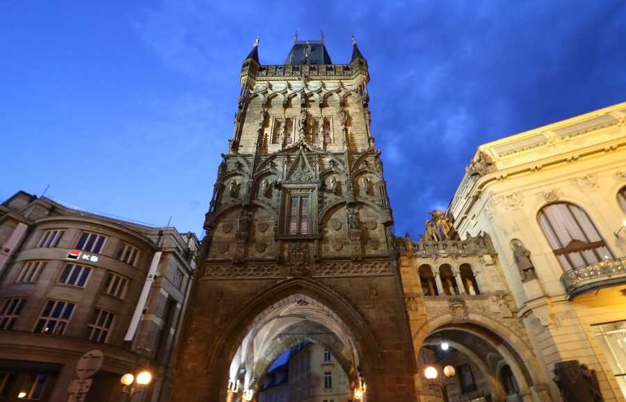 Prague Complete Tour in Spanish & Lunch, Tickets - Jewish Quarter and the Old Town-New Town bridge: seeing the city as chapters