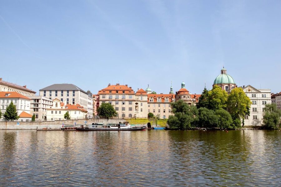 Prague Cruise: 1-Hour on the River Vltava - Audio Commentary in Czech, English, German, and Russian