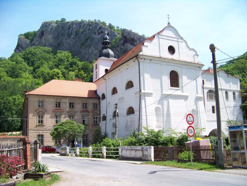 Prague: Czech Village Walking Tour with Guide - Getting to Zličín and Why the Bus Ride Is Part of the Day
