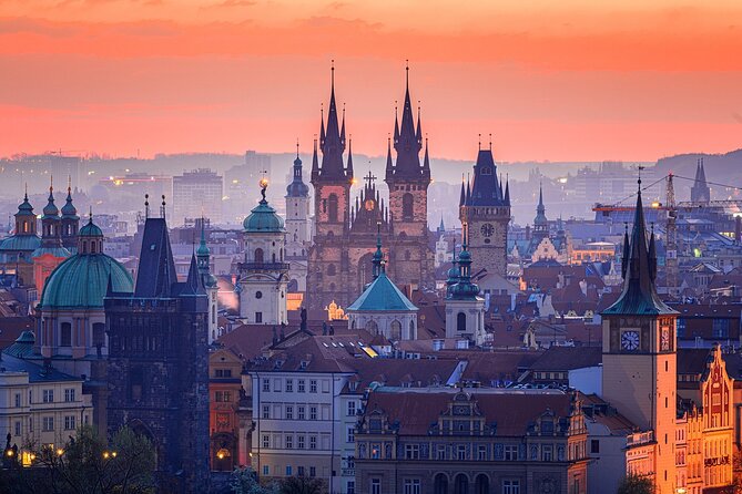 Prague DeLuxe Tour: Views, Hidden Gems, Tastings & River Cruise - Getting started at Pohořelec: the view-and-welcome opener