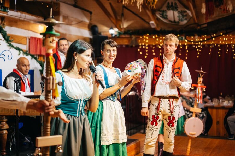 Prague: Dinner with Folk Show and Open Bar - A three-course Czech dinner plus a full folk show