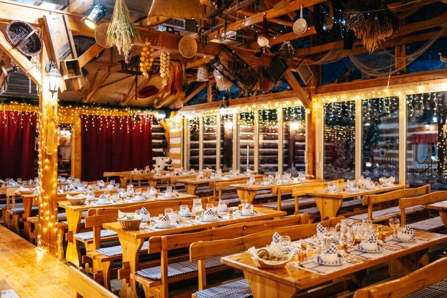Prague: Dinner with Folk Show and Open Bar - Hotel pickup timing that keeps the night easy