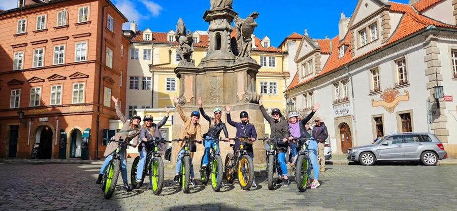 Prague: Electric Scooter & Cruiser Fat eBike Rental - Key things that make this scooter and e-bike rental worth it