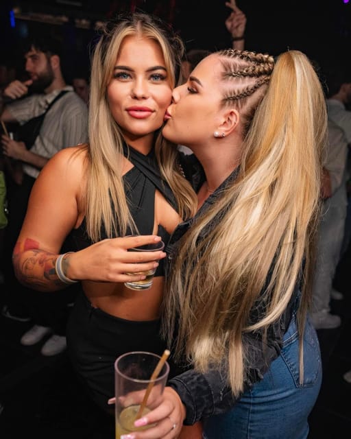 Prague: EPIC Nightclub Entry Ticket - Lighting, Visuals, and the Confetti Shower