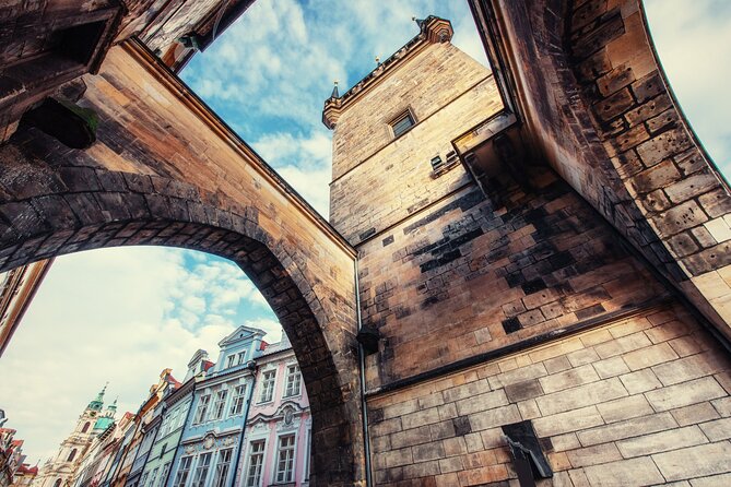 Prague Essential - Prasna Brana, Then the Old and Pinkas Synagogues: Legends and WWII Memory