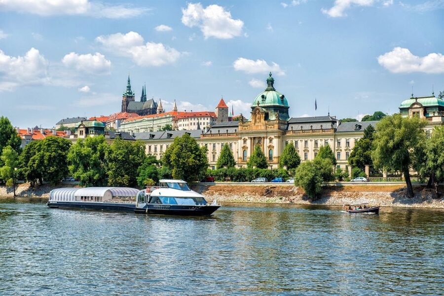 Prague: Evening Vltava River Eco Cruise with Prosecco - Key Things I’d Watch For On This Vltava Cruise