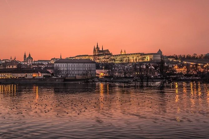 Prague Fairytale Tour: Old Town And Castle private tour - A 3-hour private loop that keeps Prague focused