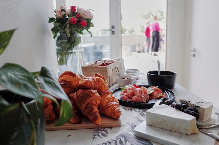 Prague: Farmers Market and Brunch Class with Celebrity Chef - Should You Book This Farmers Market and Brunch Class in Prague?