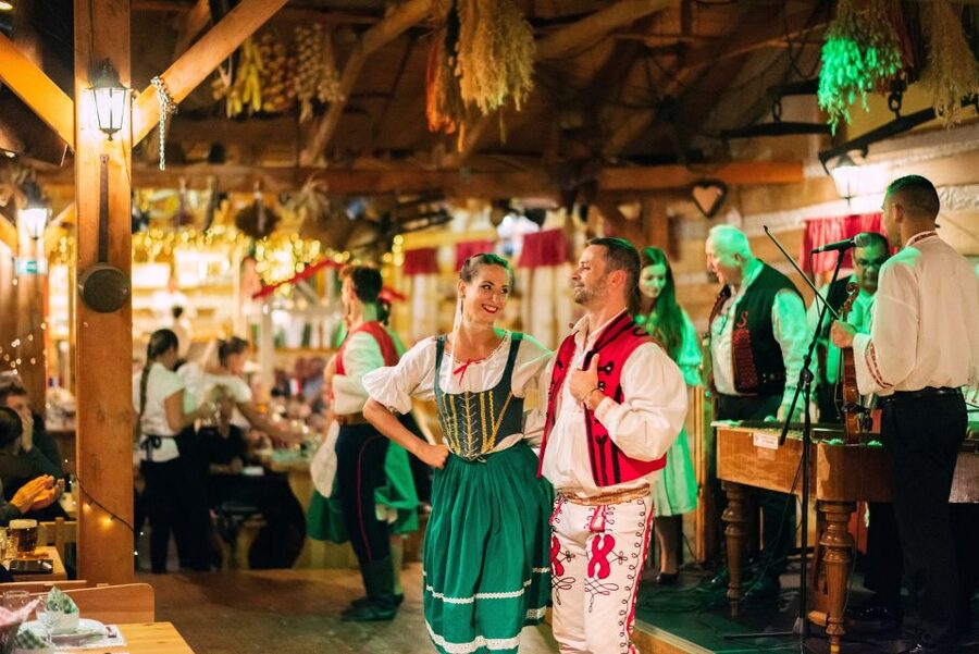 Prague: Folkloric Dinner Show with Unlimited Drinks - Your 4-course Czech dinner: what each part really is
