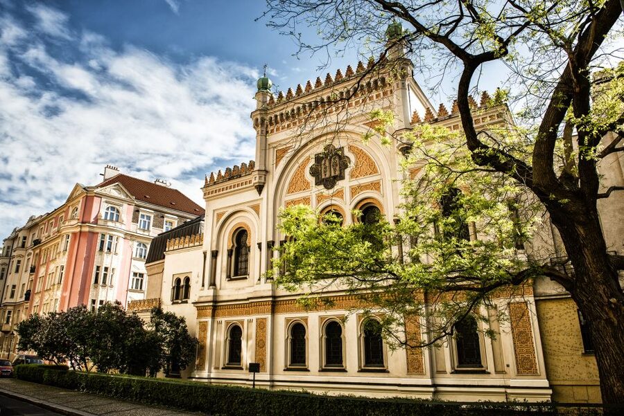 Prague For The First Time: 2-hour Private Walking Tour - Pařížská Street to the Jewish Quarter and the Old New Synagogue
