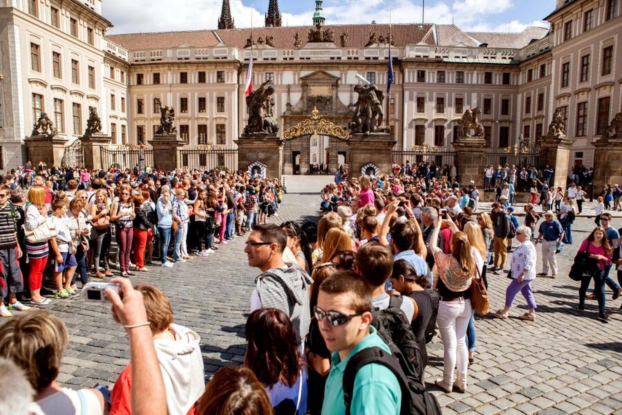 Prague: Full-Day Sightseeing Tour with Cruise and Lunch - Old Town Hall, the Astronomical Clock Area, and Timing Your Photos