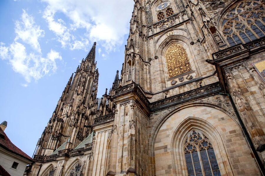 Prague: Full-Day Sightseeing Tour with Cruise and Lunch - Powder Gate, New Town Republic Square, and Municipal House Details