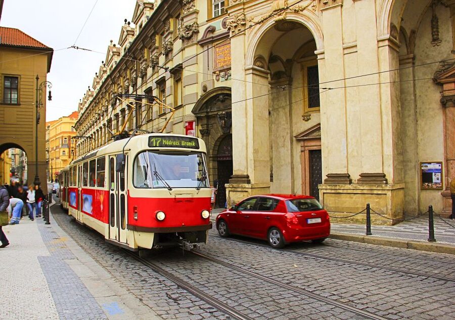 Prague: Full-Day Tour with Lunch and River Boat Cruise - Wenceslas Square and Czech History in Plain Story Form