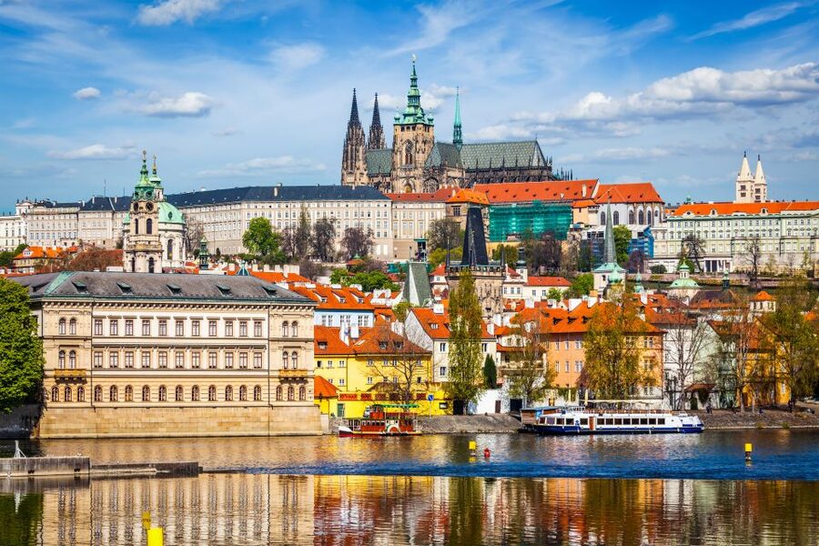 Prague: Full-Day Tour with Lunch and River Boat Cruise - Who This Tour Fits Best, and Who Might Find It Too Much