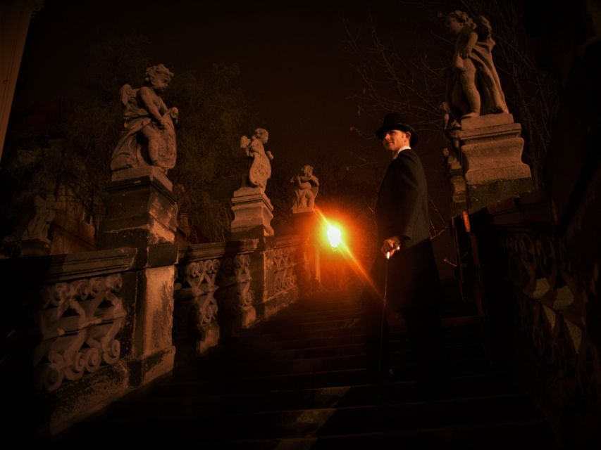 Prague: Ghost Tour - The Jewish Quarter highlights: Old-New Synagogue and Old Jewish Cemetery