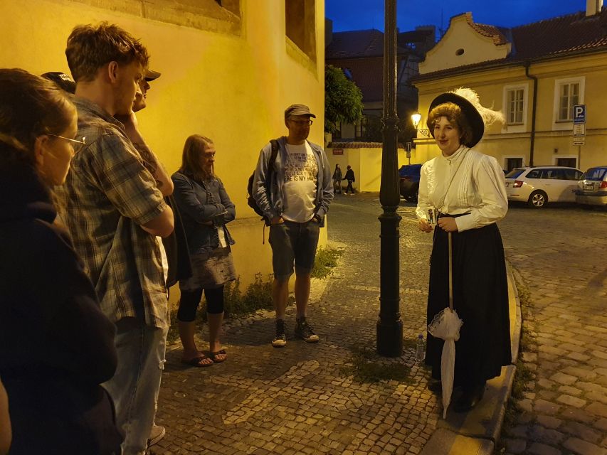 Prague: Ghost Tour - What the guide performance really affects: costume, clarity, and humor