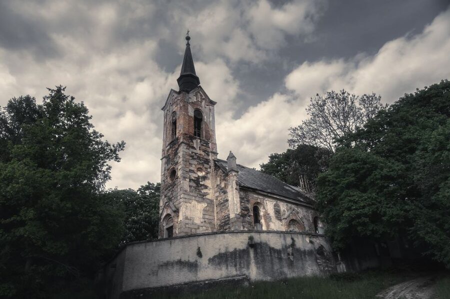 Prague: Ghost Walking Tour - Walking Through Crooked Lanes and Quiet Squares (Without Feeling Like a Slog)