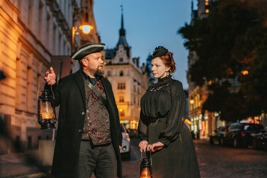 Prague: Ghosts and Legends Nighttime Guided Walking Tour - What you will notice right away