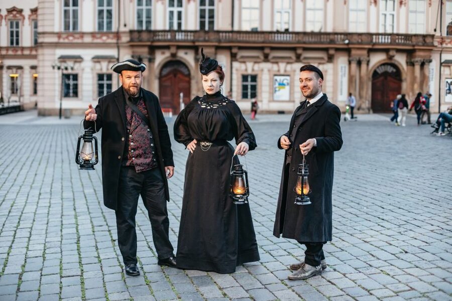 Prague: Ghosts and Legends Nighttime Guided Walking Tour - Language and sound: English works, but choose where you stand